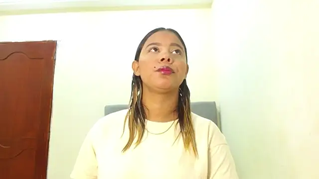 Snapshot of Miranda-brow chatting on September 2025 01:05:02 AM Miranda-brow online show from September 2025 01:05:02 AM