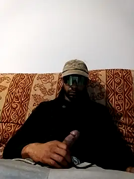 Snapshot of mehdi-l7away chatting on April 2026 04:57:02 AM mehdi-l7away online show from April 2026 04:57:02 AM