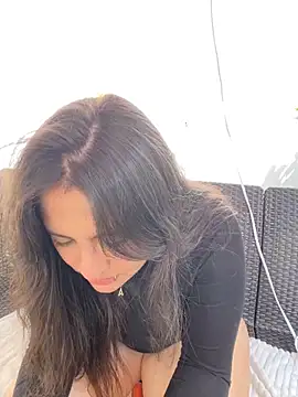 Snapshot of PoliBenett_ chatting on December 2024 04:43:01 PM PoliBenett  online show from December 2024 04:43:01 PM