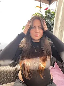 Snapshot of PoliBenett_ chatting on December 2024 08:32:01 PM PoliBenett  online show from December 2024 08:32:01 PM