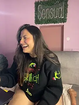 Snapshot of PoliBenett_ chatting on December 2024 01:06:01 AM PoliBenett  online show from December 2024 01:06:01 AM