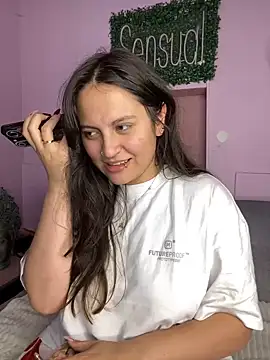 Snapshot of PoliBenett_ chatting on December 2024 09:04:02 PM PoliBenett  online show from December 2024 09:04:02 PM