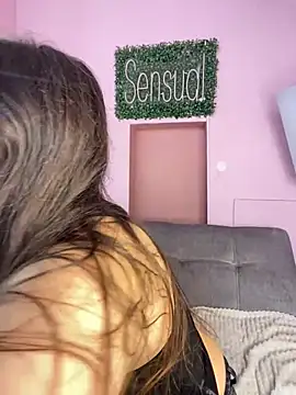 Snapshot of PoliBenett_ chatting on December 2024 05:37:02 PM PoliBenett  online show from December 2024 05:37:02 PM