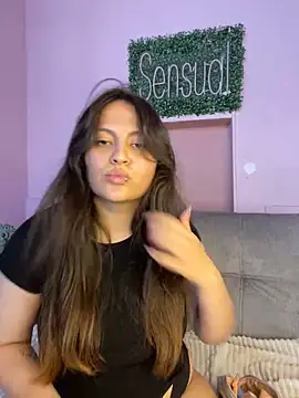 Snapshot of PoliBenett_ chatting on December 2024 04:51:01 PM PoliBenett  online show from December 2024 04:51:01 PM