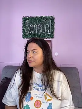 Snapshot of PoliBenett_ chatting on January 2025 05:22:02 PM PoliBenett  online show from January 2025 05:22:02 PM