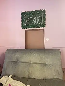 Snapshot of PoliBenett_ chatting on January 2025 12:33:01 AM PoliBenett  online show from January 2025 12:33:01 AM