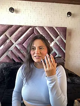 Snapshot of PoliBenett_ chatting on January 2025 05:59:02 PM PoliBenett  online show from January 2025 05:59:02 PM