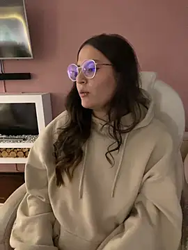 Snapshot of PoliBenett_ chatting on January 2025 11:26:01 PM PoliBenett  online show from January 2025 11:26:01 PM