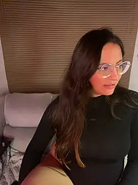 Snapshot of PoliBenett_ chatting on February 2025 08:57:02 AM PoliBenett  online show from February 2025 08:57:02 AM