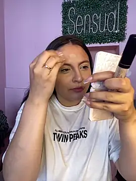 Snapshot of PoliBenett_ chatting on February 2025 06:42:02 PM PoliBenett  online show from February 2025 06:42:02 PM