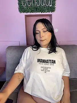 Snapshot of PoliBenett_ chatting on February 2025 04:36:01 PM PoliBenett  online show from February 2025 04:36:01 PM