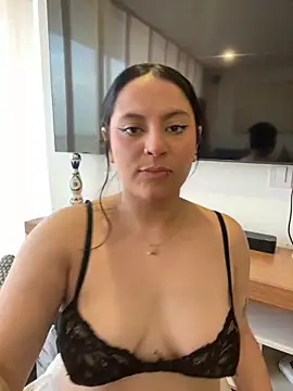 Snapshot of PoliBenett_ chatting on February 2025 09:13:02 PM PoliBenett  online show from February 2025 09:13:02 PM