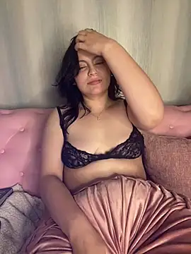 Snapshot of PoliBenett_ chatting on February 2025 01:27:01 AM PoliBenett  online show from February 2025 01:27:01 AM