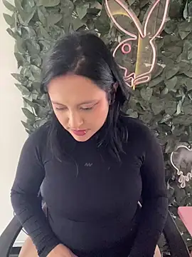 Snapshot of PoliBenett_ chatting on February 2025 10:09:02 PM PoliBenett  online show from February 2025 10:09:02 PM