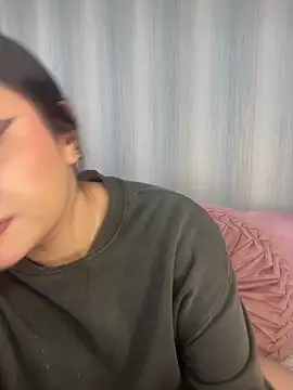 Snapshot of PoliBenett_ chatting on March 2025 05:39:02 PM PoliBenett  online show from March 2025 05:39:02 PM