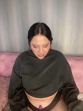 Snapshot of PoliBenett_ chatting on March 2025 08:42:02 PM PoliBenett  online show from March 2025 08:42:02 PM