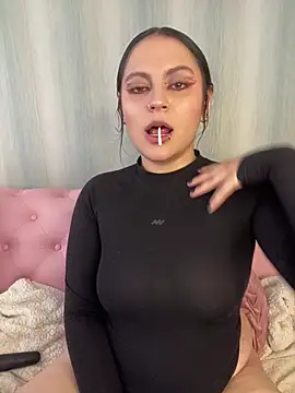 Snapshot of PoliBenett_ chatting on March 2025 04:49:01 PM PoliBenett  online show from March 2025 04:49:01 PM