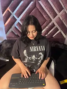 Snapshot of PoliBenett_ chatting on March 2025 06:31:01 PM PoliBenett  online show from March 2025 06:31:01 PM