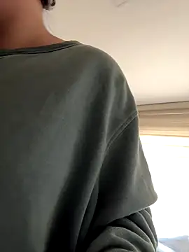 Snapshot of PoliBenett_ chatting on September 2025 03:17:01 PM PoliBenett  online show from September 2025 03:17:01 PM