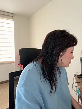 Snapshot of PoliBenett_ chatting on October 2025 08:21:02 PM PoliBenett  online show from October 2025 08:21:02 PM