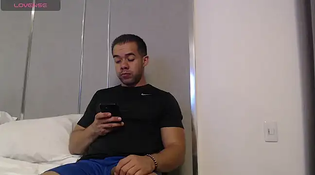 Snapshot of FaustoCock chatting on December 2024 04:08:02 AM FaustoCock online show from December 2024 04:08:02 AM