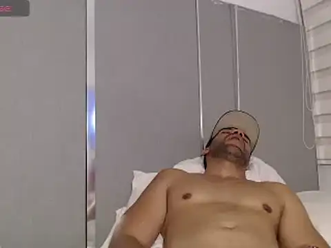 Snapshot of FaustoCock chatting on January 2025 06:01:02 AM FaustoCock online show from January 2025 06:01:02 AM