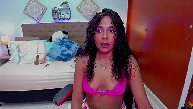 Snapshot of Edelaine_rogers chatting on November 2025 05:30:02 AM Edelaine rogers online show from November 2025 05:30:02 AM