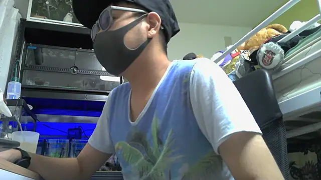 Snapshot of Owl1216 chatting on December 2024 12:44:01 PM Owl1216 online show from December 2024 12:44:01 PM