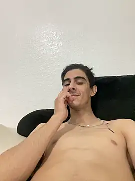Snapshot of kennylove420 chatting on April 2026 01:03:01 AM kennylove420 online show from April 2026 01:03:01 AM