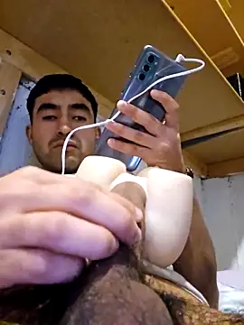 Snapshot of Axeltu77 chatting on March 2026 08:13:02 PM Axeltu77 online show from March 2026 08:13:02 PM