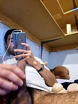 Snapshot of Axeltu77 chatting on March 2026 10:02:01 PM Axeltu77 online show from March 2026 10:02:01 PM