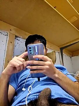 Snapshot of Axeltu77 chatting on April 2026 10:41:02 PM Axeltu77 online show from April 2026 10:41:02 PM