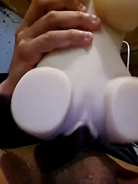 Snapshot of Axeltu77 chatting on April 2026 03:13:02 AM Axeltu77 online show from April 2026 03:13:02 AM