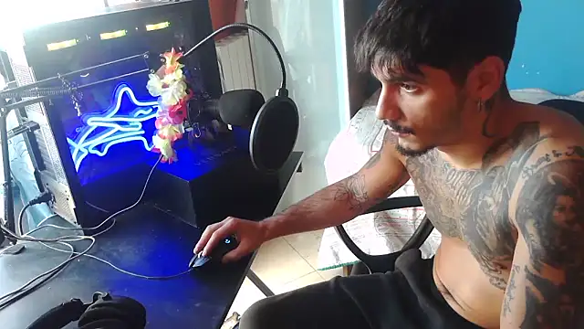 Badboyi1997 online show from October 2025 10:47:01 AM