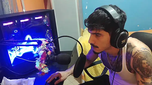 Badboyi1997 online show from October 2025 07:41:01 PM