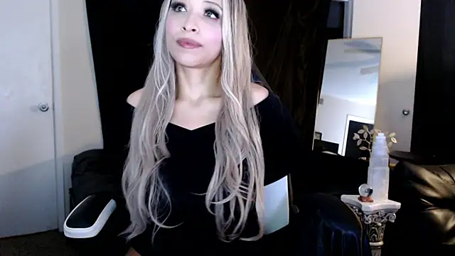 Snapshot of liadivina chatting on March 2025 06:32:01 AM liadivina online show from March 2025 06:32:01 AM