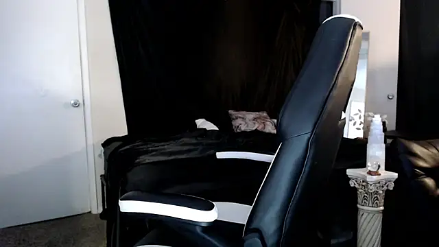 Snapshot of liadivina chatting on March 2025 08:55:02 AM liadivina online show from March 2025 08:55:02 AM