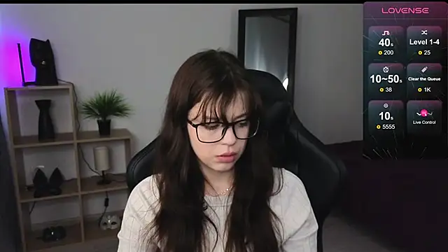 Este Glen online show from March 2025 12:33:02 PM