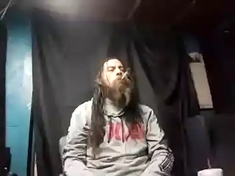 Snapshot of linksjack1010 chatting on February 2025 12:18:02 PM linksjack1010 online show from February 2025 12:18:02 PM