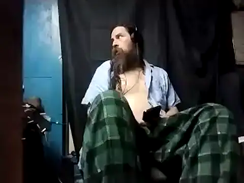 Snapshot of linksjack1010 chatting on February 2025 12:10:02 PM linksjack1010 online show from February 2025 12:10:02 PM