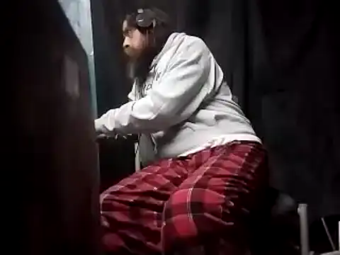 Snapshot of linksjack1010 chatting on February 2025 03:03:02 PM linksjack1010 online show from February 2025 03:03:02 PM