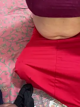 Snapshot of mickey_love chatting on April 2026 05:27:01 AM mickey love online show from April 2026 05:27:01 AM