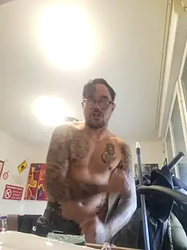 Snapshot of mileflav0r chatting on December 2025 10:35:02 AM mileflav0r online show from December 2025 10:35:02 AM