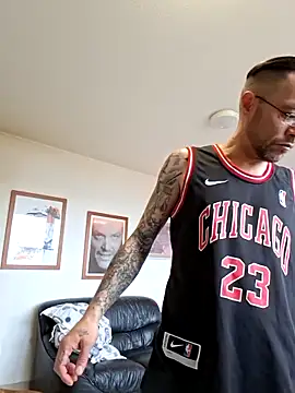 mileflav0r online show from April 2026 08:01:01 AM