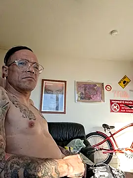 mileflav0r online show from April 2026 07:09:01 AM