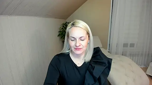 Snapshot of Alicee_Gracee chatting on December 2024 07:00:02 PM Alicee Gracee online show from December 2024 07:00:02 PM