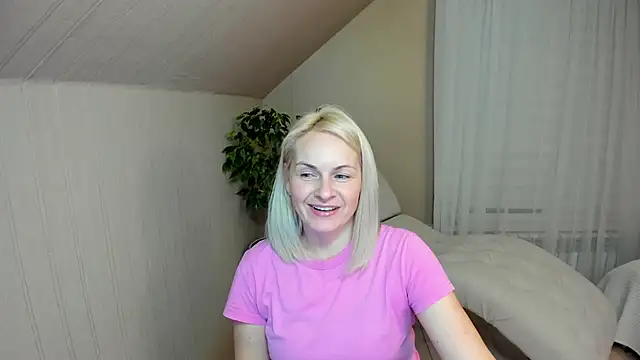 Snapshot of Alicee_Gracee chatting on January 2025 08:31:02 PM Alicee Gracee online show from January 2025 08:31:02 PM