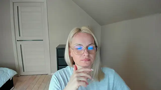 Snapshot of Alicee_Gracee chatting on February 2025 12:22:02 PM Alicee Gracee online show from February 2025 12:22:02 PM