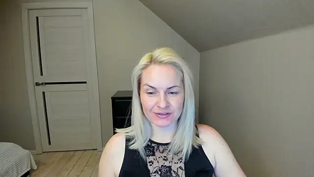 Snapshot of Alicee_Gracee chatting on February 2025 06:57:02 PM Alicee Gracee online show from February 2025 06:57:02 PM