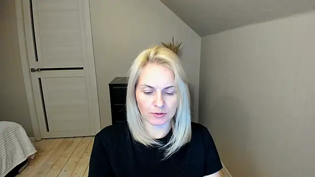 Snapshot of Alicee_Gracee chatting on February 2025 06:53:01 PM Alicee Gracee online show from February 2025 06:53:01 PM